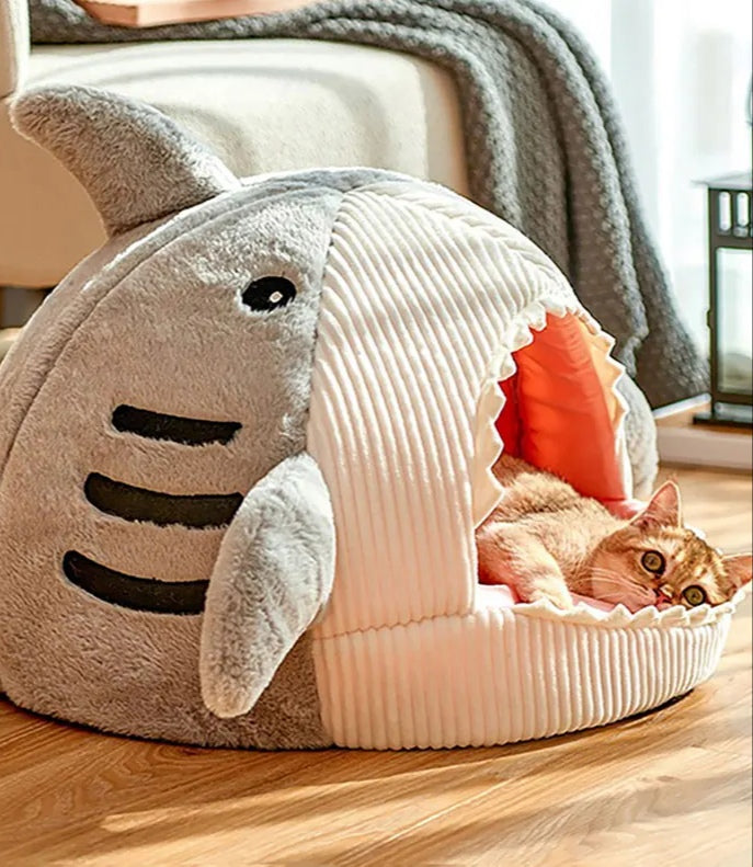Shark Pet Bed – Cozy Cave-Style Plush Bed for Cats & Small Dogs